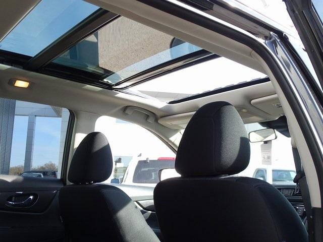 53867-3580-nissan-rogue-2020-22210