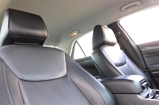 chrysler-300-2018-p-2c3ccaeg5jh159792image-15