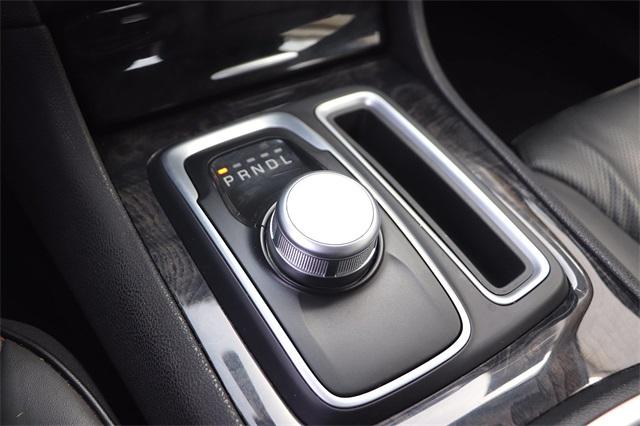 chrysler-300-2018-p-2c3ccaeg5jh159792image-20