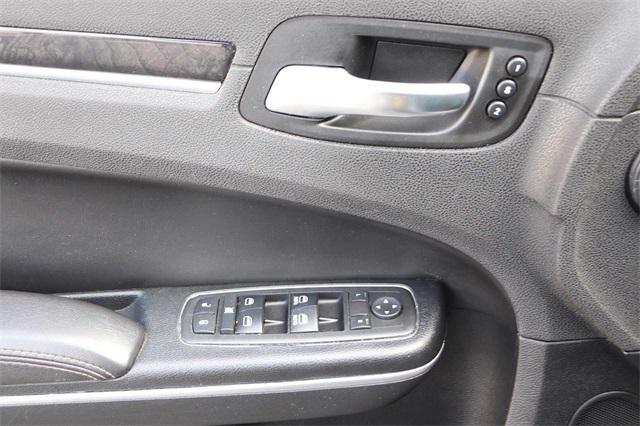 chrysler-300-2018-p-2c3ccaeg5jh159792image-9