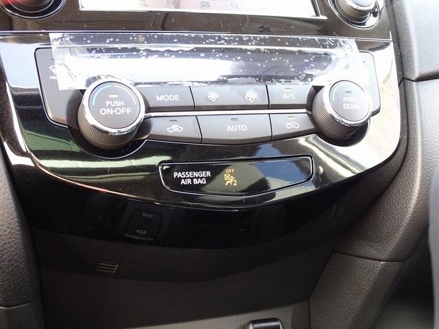 53886-3580-nissan-rogue-2020-22210