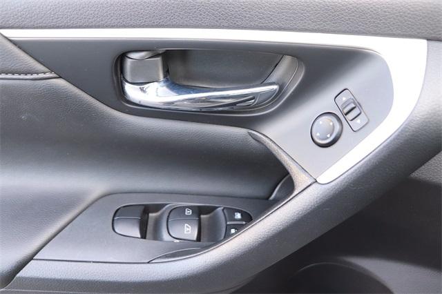 nissan-altima-2018-p-1n4al3ap6jc240815image-9