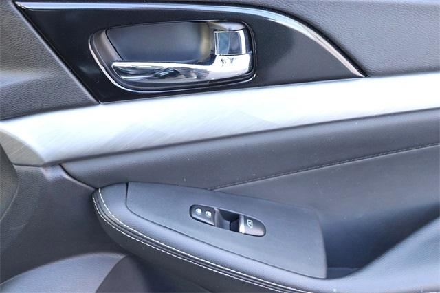 nissan-maxima-2018-p-1n4aa6ap1jc381024image-16