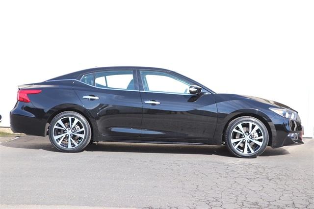 nissan-maxima-2018-p-1n4aa6ap1jc381024image-5