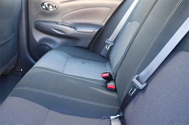 nissan-versa-2018-p-3n1cn7ap2jl883822image-10