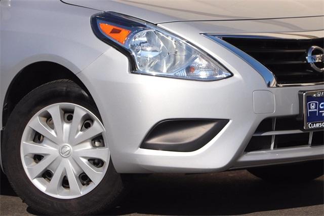 nissan-versa-2018-p-3n1cn7ap2jl883822image-3