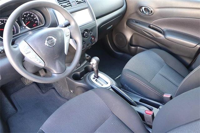 nissan-versa-2018-p-3n1cn7ap2jl883822image-8