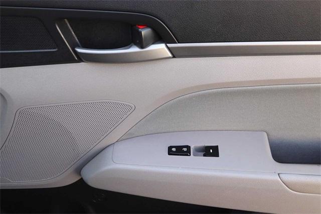 hyundai-elantra-2018-p-5npd84lf2jh214817image-16