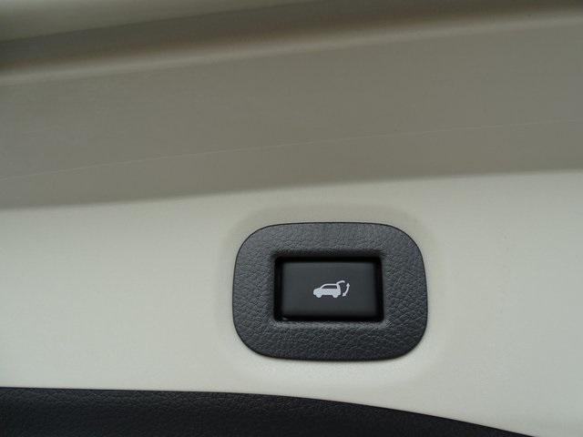 54038-3585-nissan-rogue-2020-22210