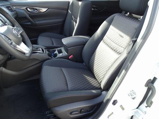 54042-3585-nissan-rogue-2020-22210