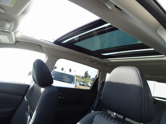 54043-3585-nissan-rogue-2020-22210