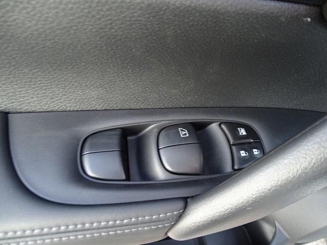 54046-3585-nissan-rogue-2020-22210