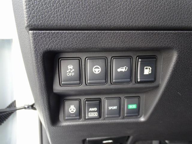 54048-3585-nissan-rogue-2020-22210
