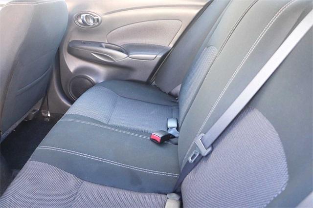 nissan-versa-2018-p-3n1cn7ap3jk405575image-10