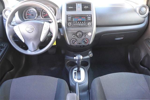 nissan-versa-2018-p-3n1cn7ap3jk405575image-11