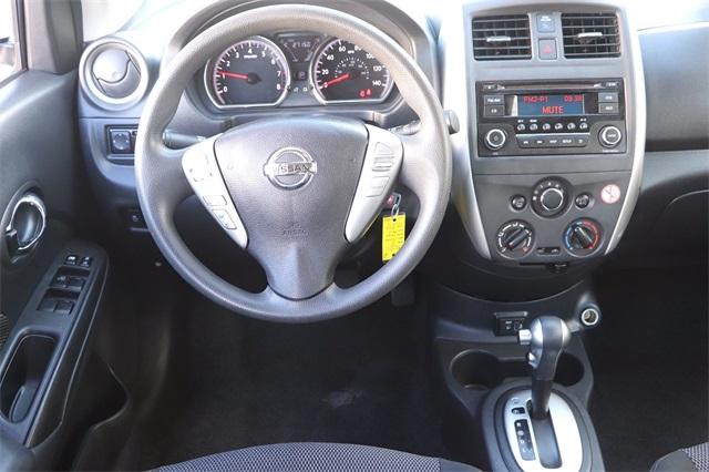 nissan-versa-2018-p-3n1cn7ap3jk405575image-12