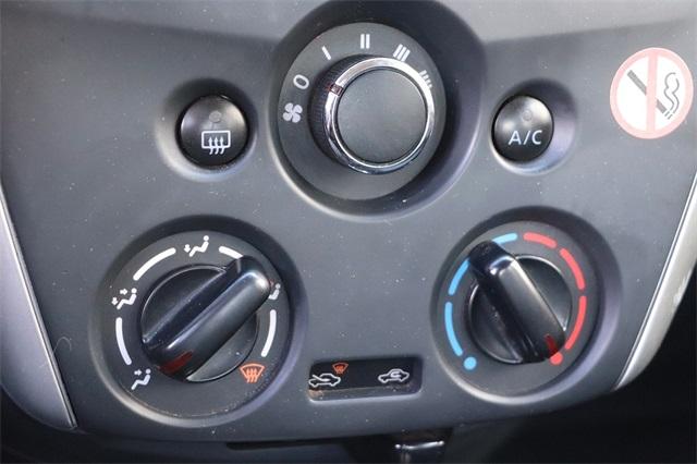 nissan-versa-2018-p-3n1cn7ap3jk405575image-18