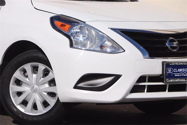 nissan-versa-2018-p-3n1cn7ap3jk405575image-3