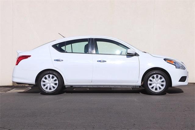 nissan-versa-2018-p-3n1cn7ap3jk405575image-5