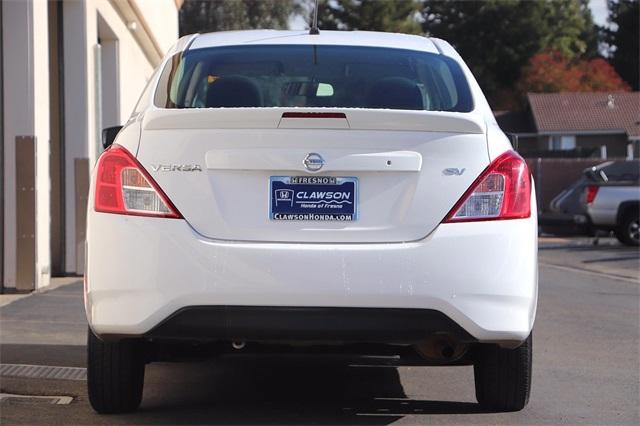 nissan-versa-2018-p-3n1cn7ap3jk405575image-7