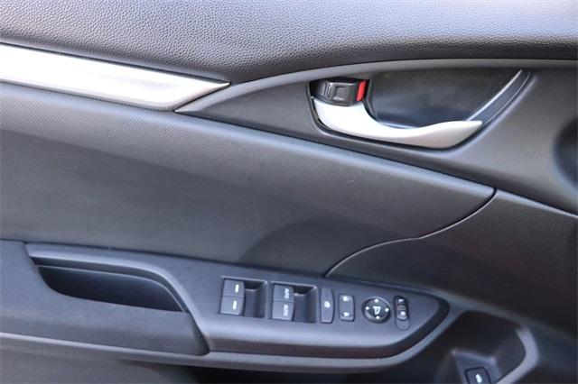 honda-civic-2017-p-2hgfc2f55hh568351image-9