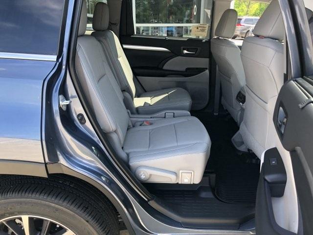 5408-toyota-highlander-2019-6953