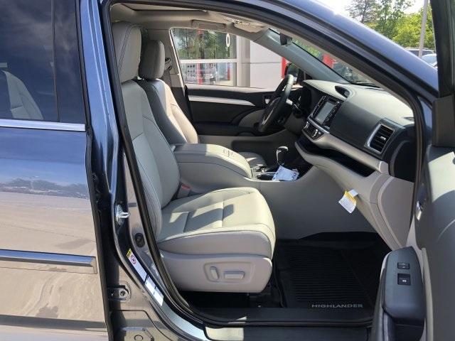 5409-toyota-highlander-2019-6953