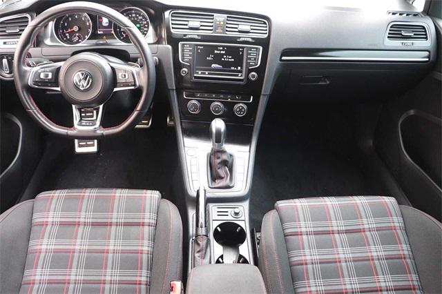 volkswagen-golfgti-2017-p-3vw447au1hm002121image-11
