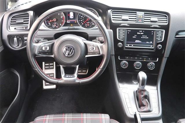 volkswagen-golfgti-2017-p-3vw447au1hm002121image-12