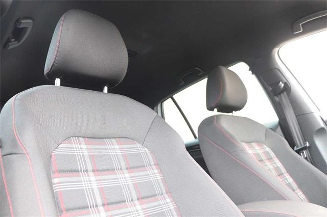 volkswagen-golfgti-2017-p-3vw447au1hm002121image-14