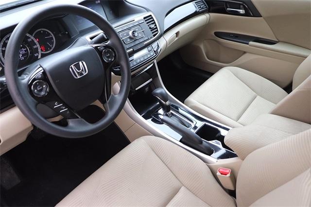 honda-accord-2017-p-1hgcr2f33ha221535image-8