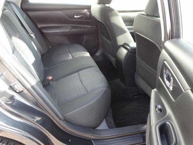 54238-3591-nissan-altima-2016-13116
