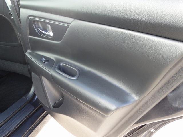 54239-3591-nissan-altima-2016-13116