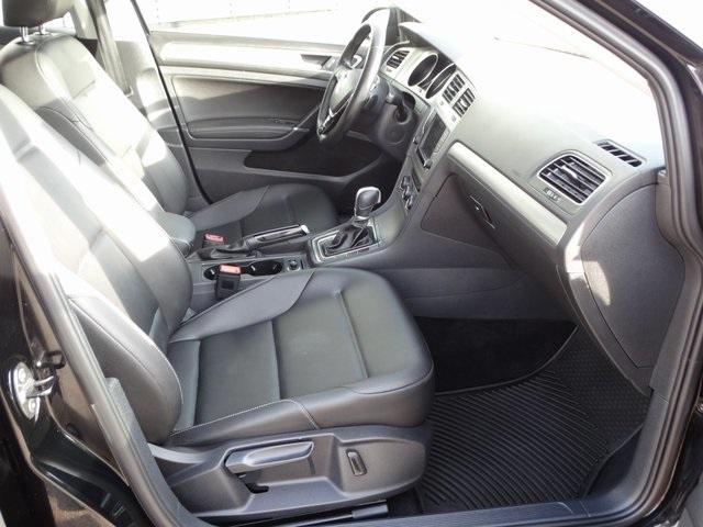54295-3593-volkswagen-golf-2016-golf