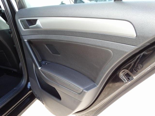 54299-3593-volkswagen-golf-2016-golf