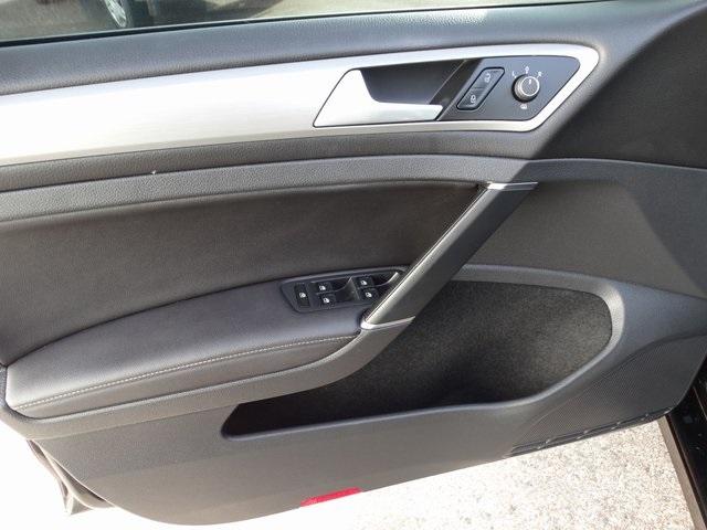 54313-3593-volkswagen-golf-2016-golf