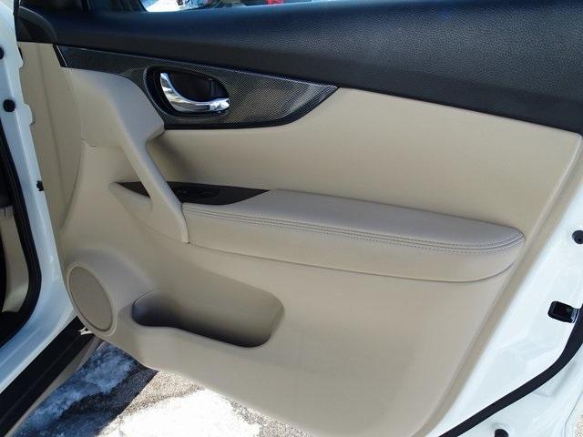 54363-3597-nissan-rogue-2016-22616