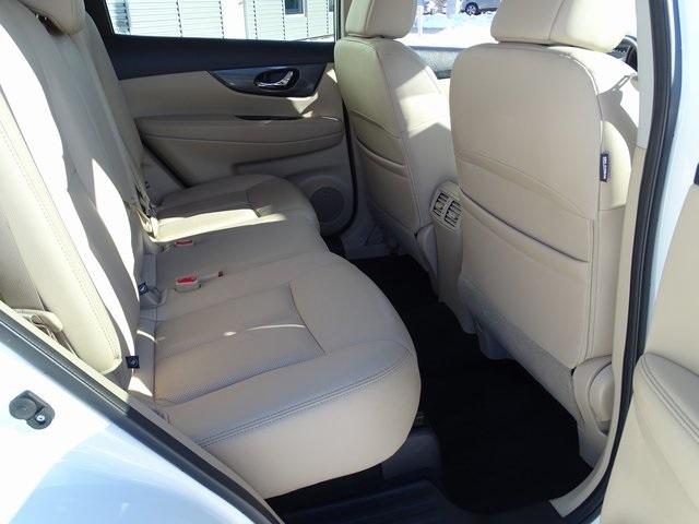 54364-3597-nissan-rogue-2016-22616