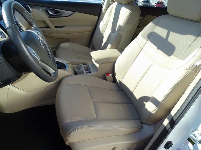 54377-3597-nissan-rogue-2016-22616