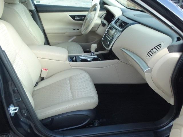 54397-3598-nissan-altima-2016-13116