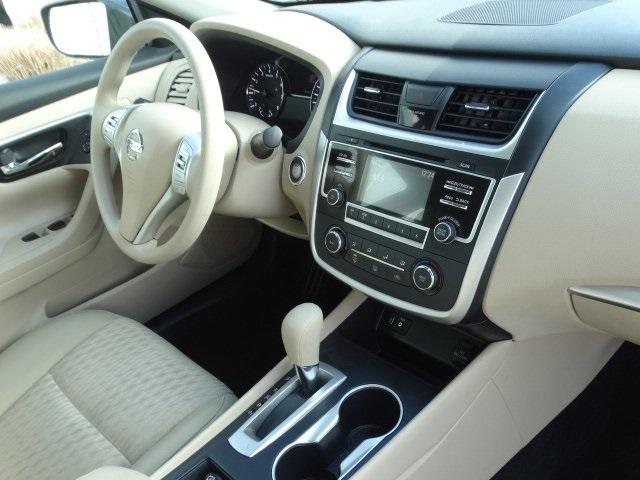54398-3598-nissan-altima-2016-13116