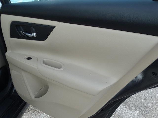 54401-3598-nissan-altima-2016-13116