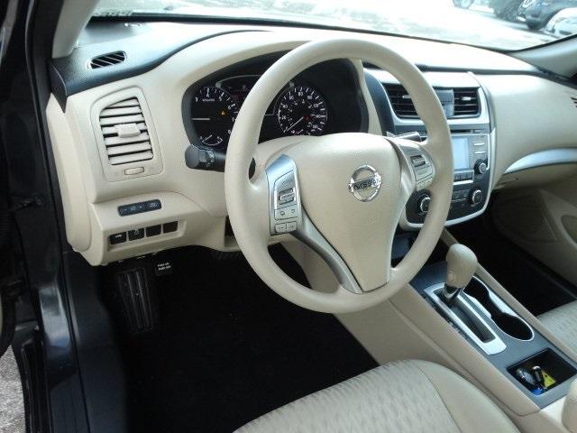 54410-3598-nissan-altima-2016-13116