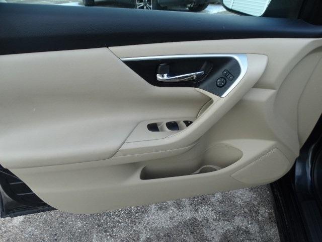 54411-3598-nissan-altima-2016-13116
