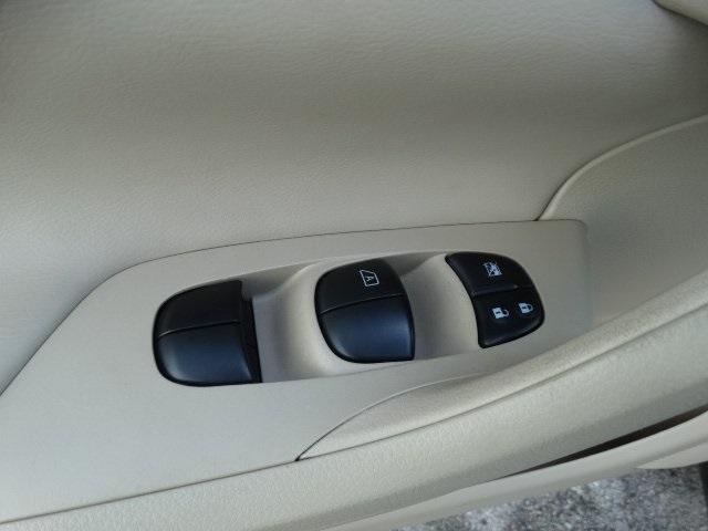 54412-3598-nissan-altima-2016-13116