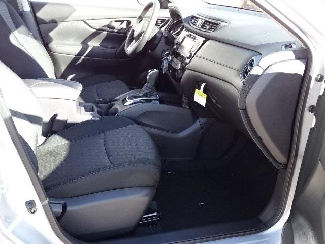 54605-3604-nissan-rogue-2020-22010