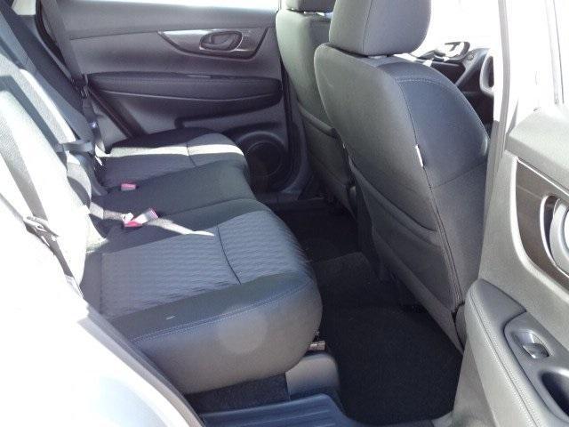 54608-3604-nissan-rogue-2020-22010