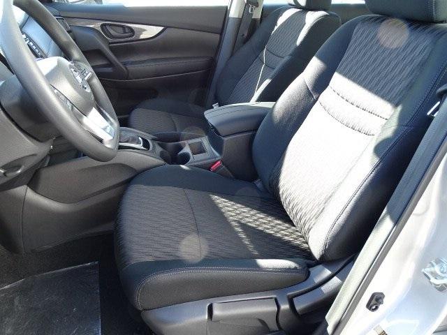 54619-3604-nissan-rogue-2020-22010