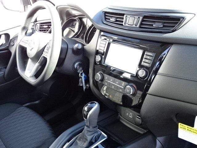 54638-3605-nissan-rogue-2020-22010