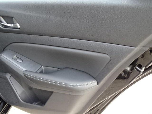 54703-3607-nissan-altima-2020-13110